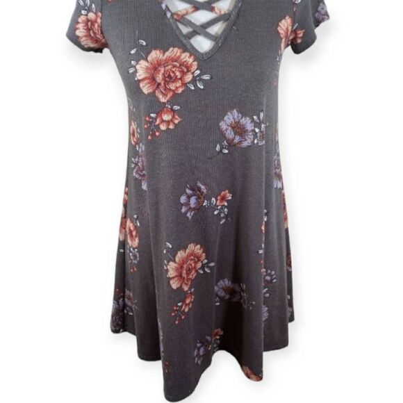 LOVE, FIRE GRAY AND PINK FLORAL DRESS SZ.XS EUC. - Picture 3 of 6
